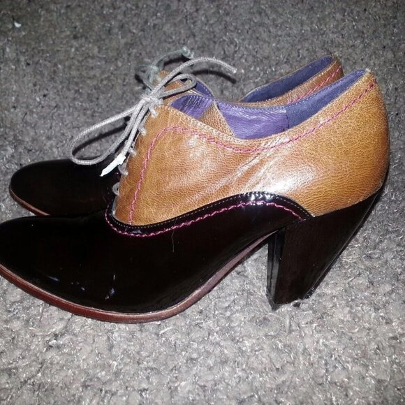 TRUE RELIGION-Patent Leather Oxford Booties-Handmade-Browns-Sz 6-Excellent - Picture 2 of 7